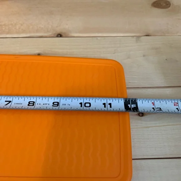 Tupperware Orange Replacement Lids - Picture 6 of 7